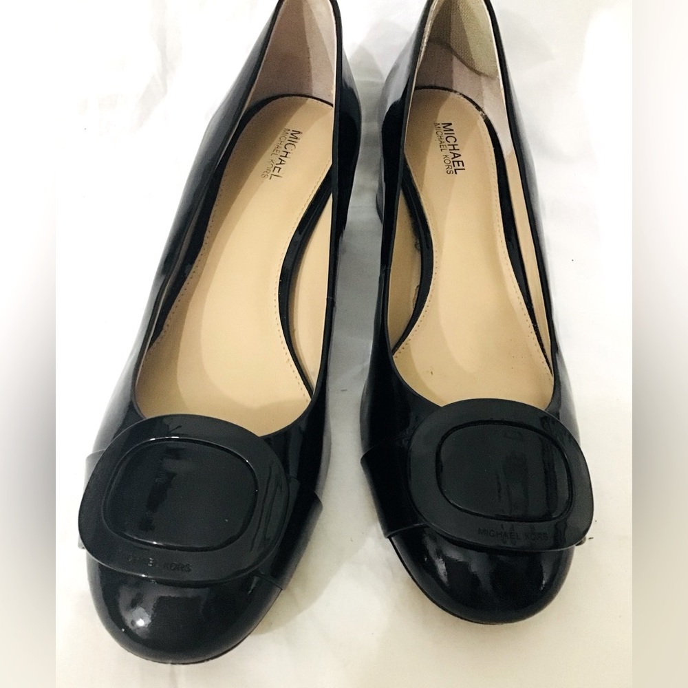 Michael Michael Kors Pauline Pump - Picture 4 of 14